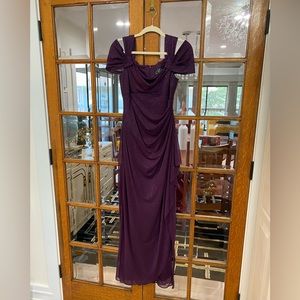 Purple ‘Alex Evenings’ formal floor length gown. Size 6.